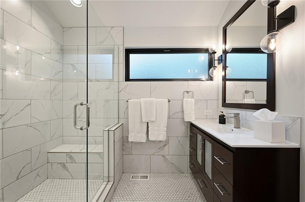 3004 W 82nd Terrace Property Photo 19