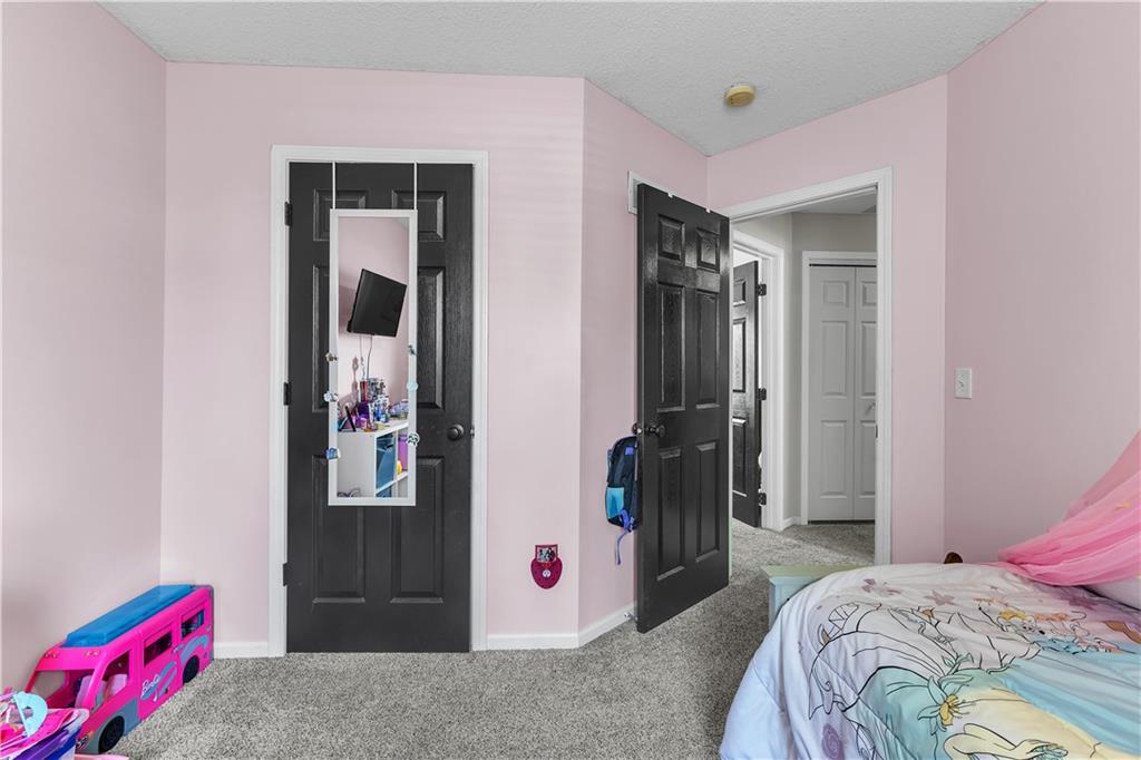 2210 Meadow Trail Property Photo 16
