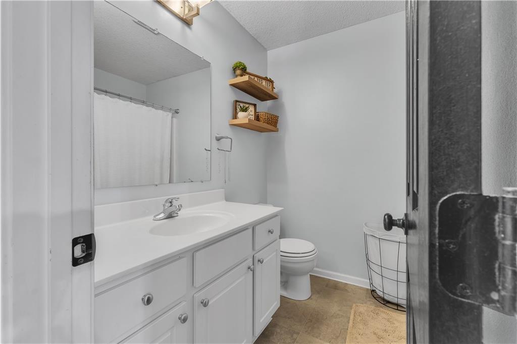 2210 Meadow Trail Property Photo 21