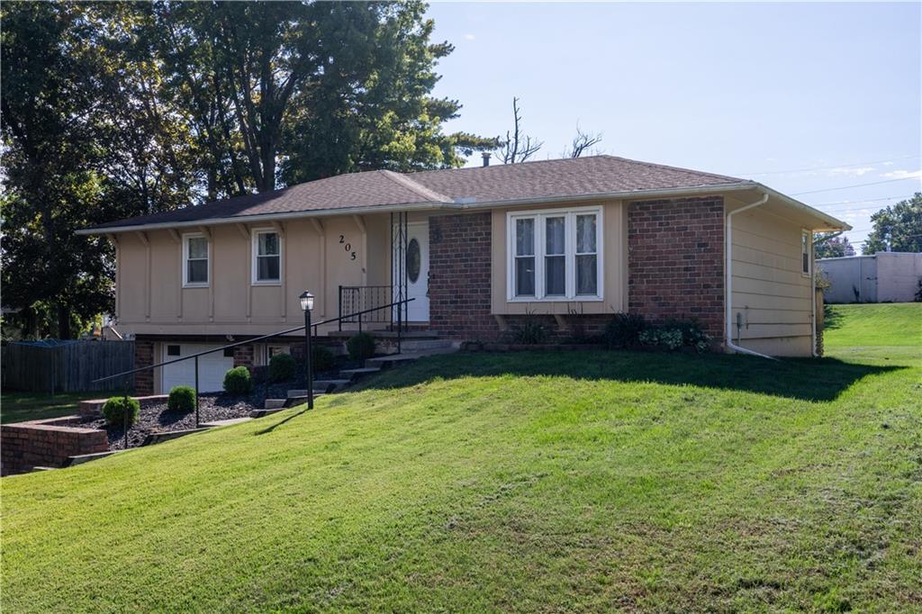 205 Kennedy Drive Property Photo 2
