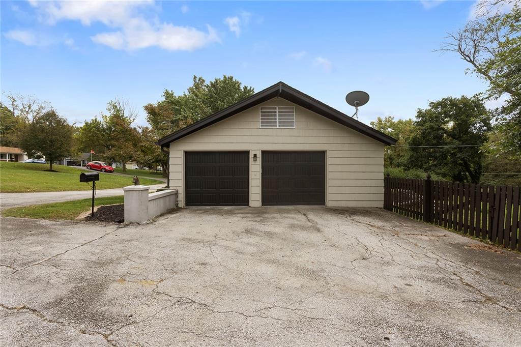 9730 State Line Road Property Photo 31