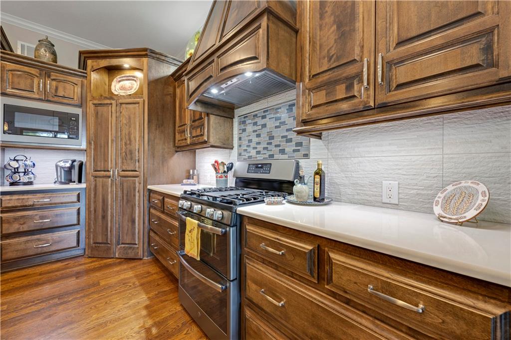 16300 S Britton Street Property Photo 12