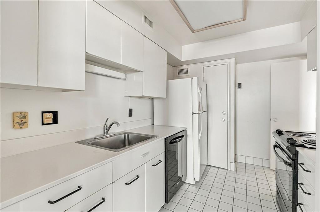 4550 Warwick Boulevard Property Photo 8