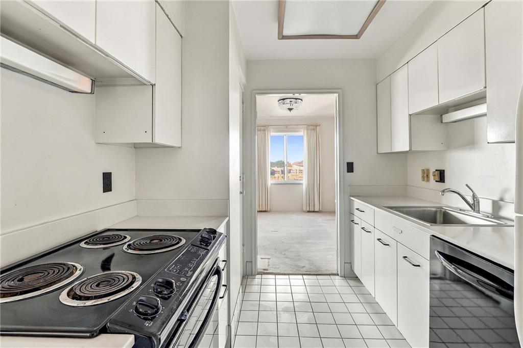 4550 Warwick Boulevard Property Photo 10