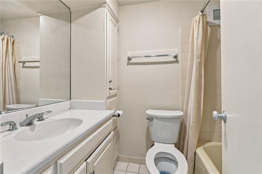 4550 Warwick Boulevard Property Photo 11