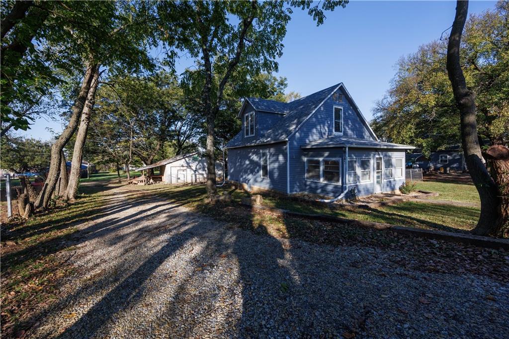 233 S 4th N/a Property Photo 5