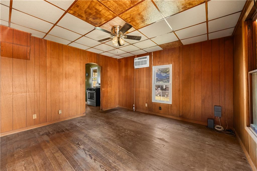 233 S 4th N/a Property Photo 11