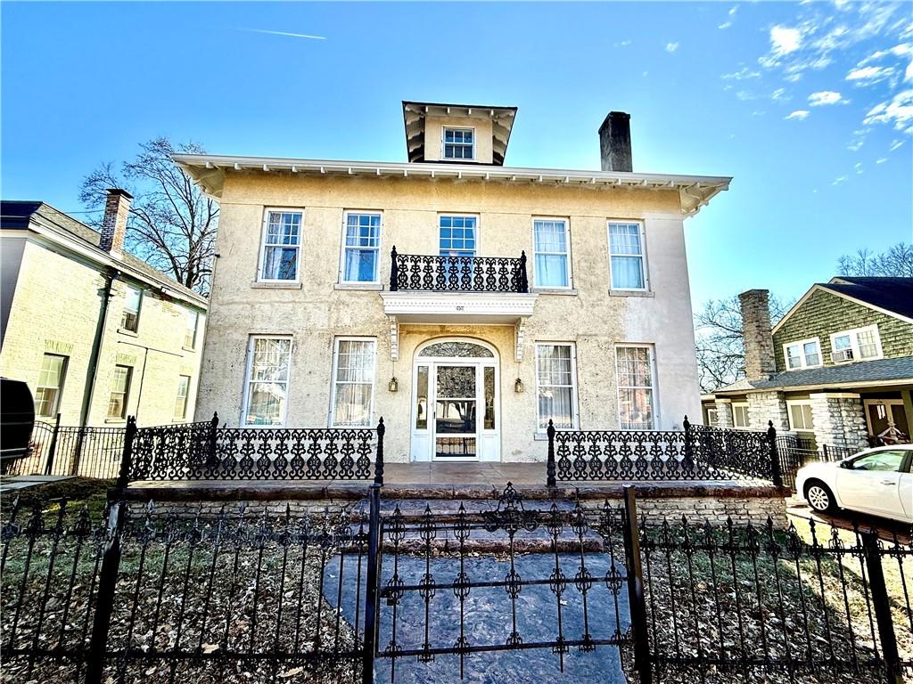 1920 Clay Street Property Photo 1