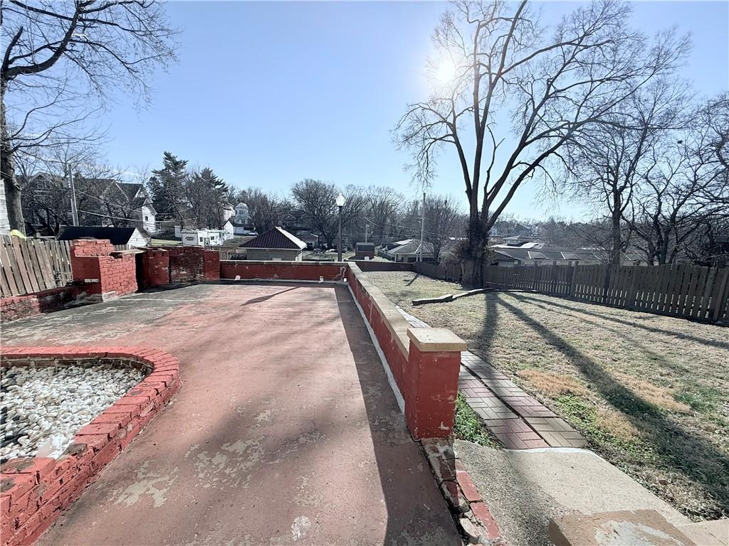 1920 Clay Street Property Photo 28