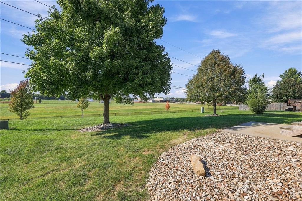600 S Maple Street Property Photo 16