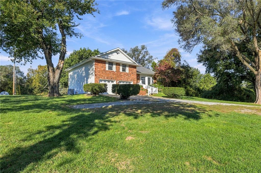 3050 Tonganoxie Road Property Photo 2