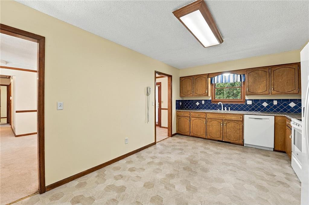 3050 Tonganoxie Road Property Photo 12