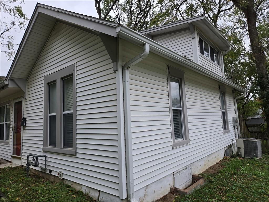 100 S Willis Avenue Property Photo 3
