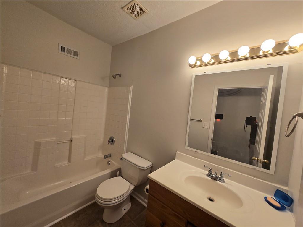 100 S Willis Avenue Property Photo 9
