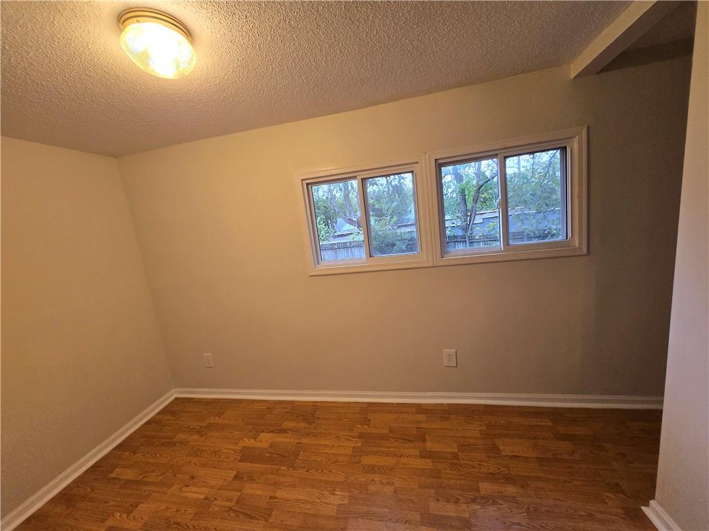 100 S Willis Avenue Property Photo 15