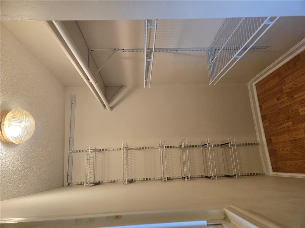 100 S Willis Avenue Property Photo 16