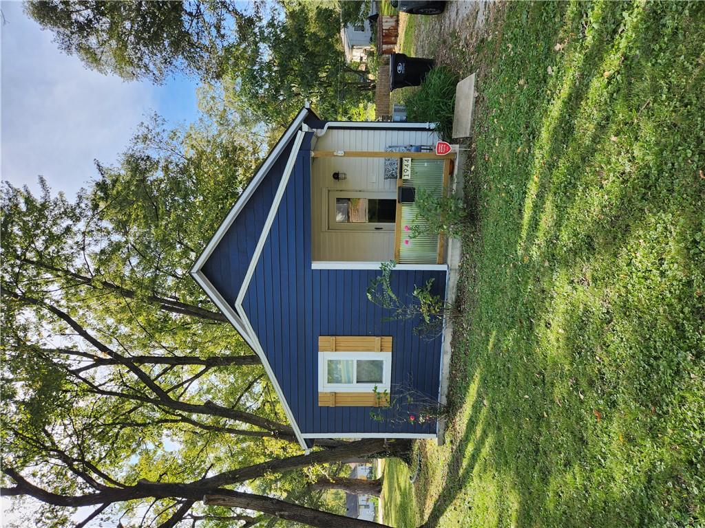 1944 S Hardy Avenue Property Photo 1