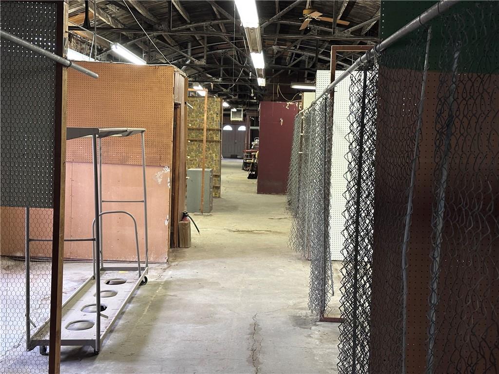 125 E Lexington Avenue Property Photo 6