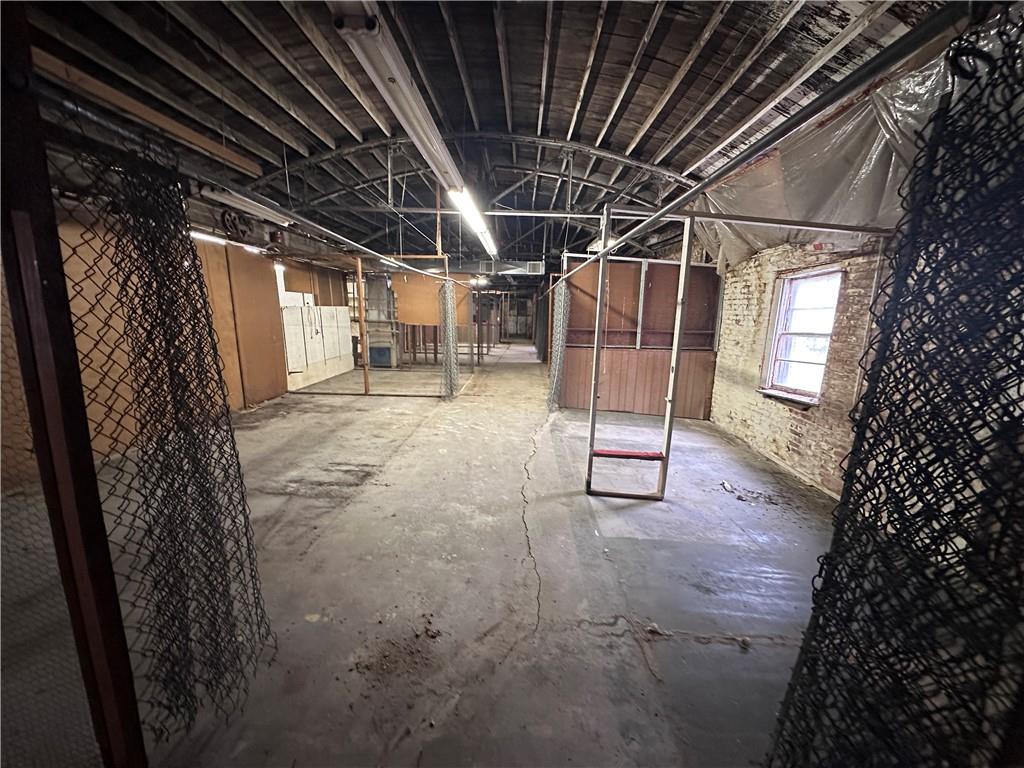 125 E Lexington Avenue Property Photo 7