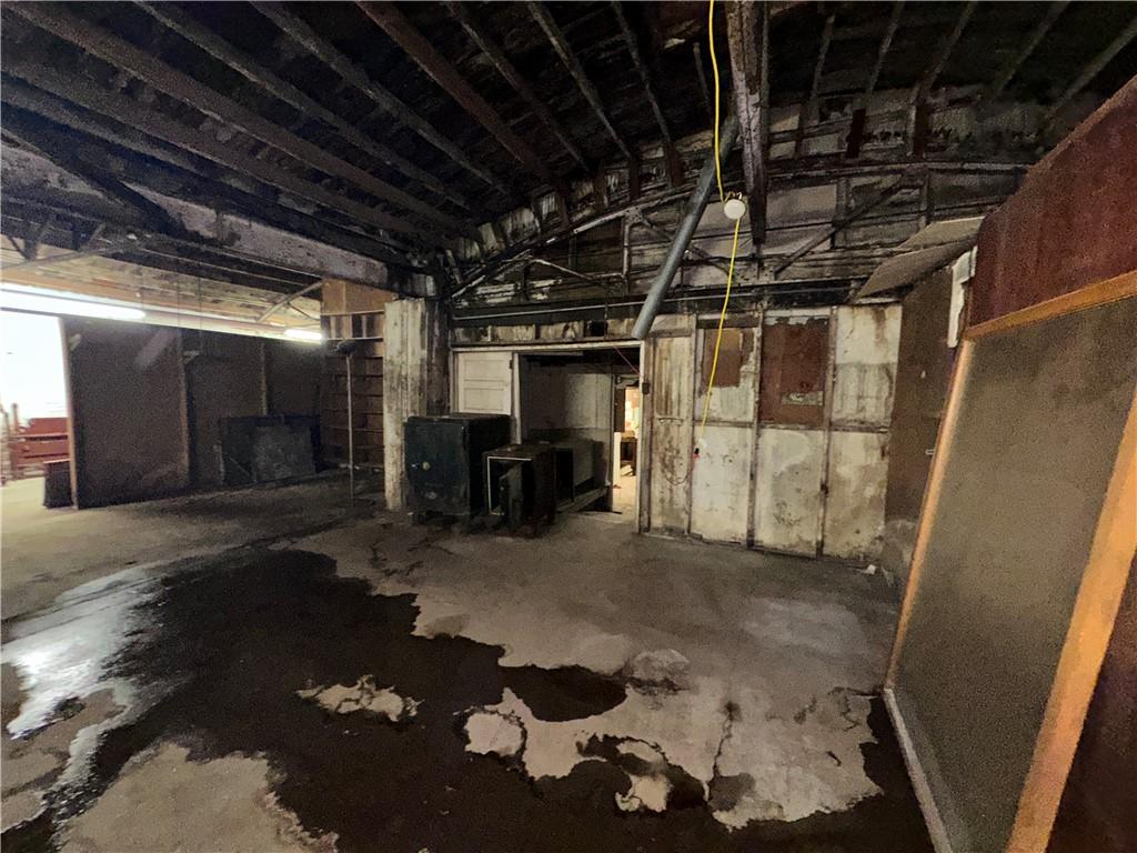 125 E Lexington Avenue Property Photo 9