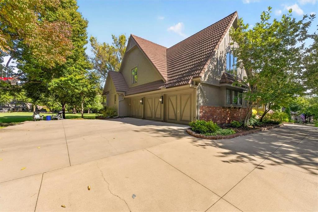 12711 Sagamore Road Property Photo 3