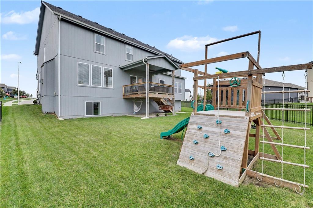 5837 Belmont Drive Property Photo 44