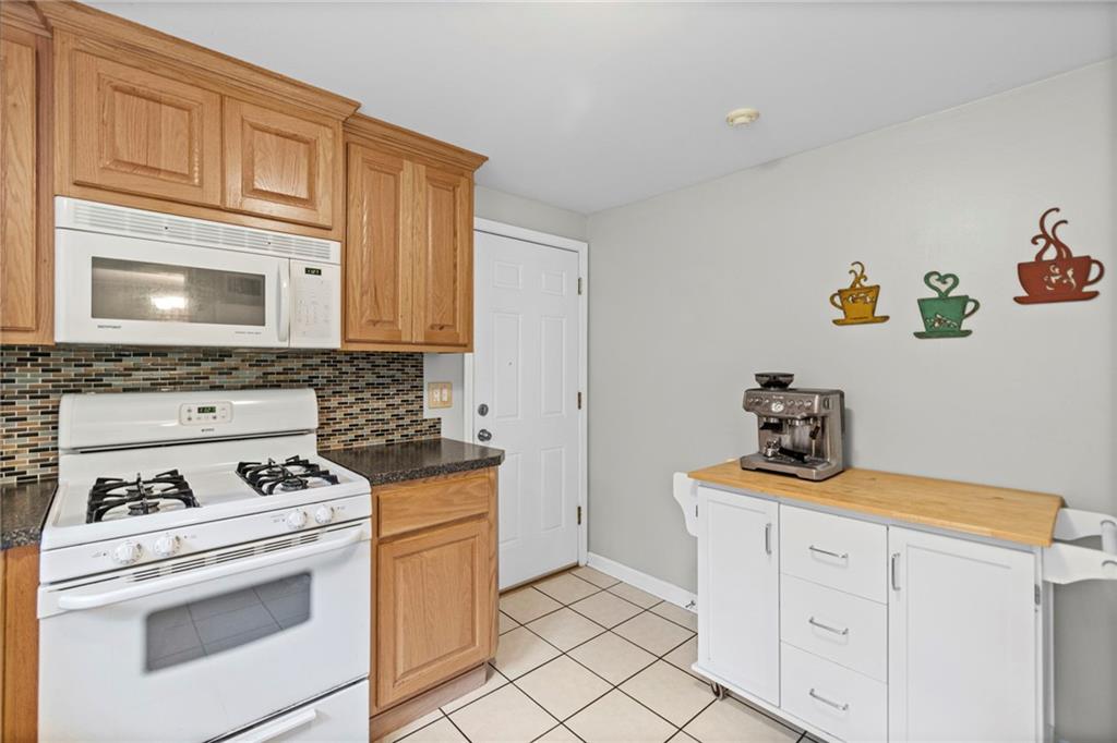 7022 Beverly Street Property Photo 8