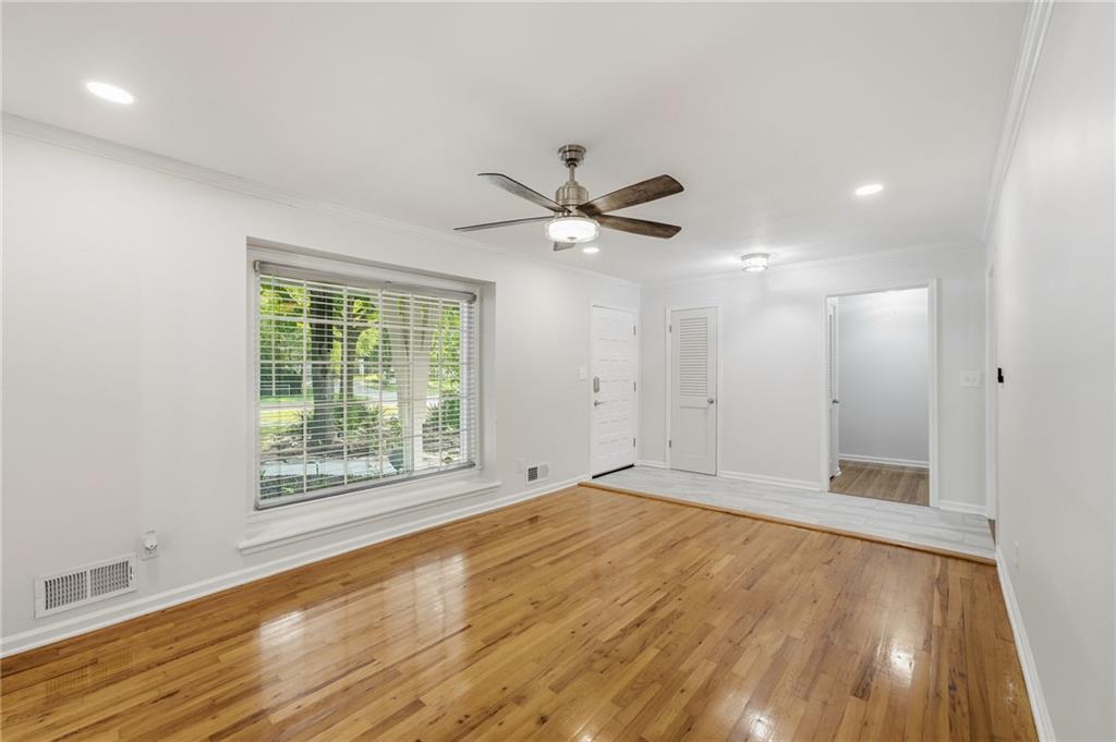 9932 Roe Avenue Property Photo 3