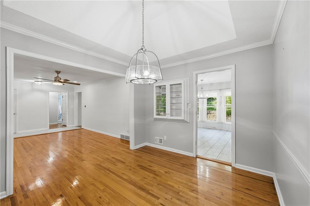 9932 Roe Avenue Property Photo 7