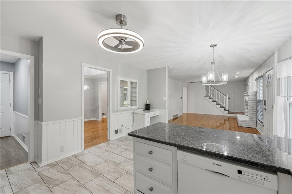 9932 Roe Avenue Property Photo 11