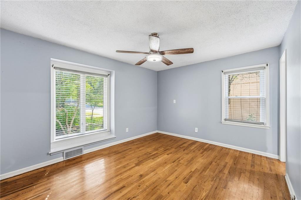 9932 Roe Avenue Property Photo 19