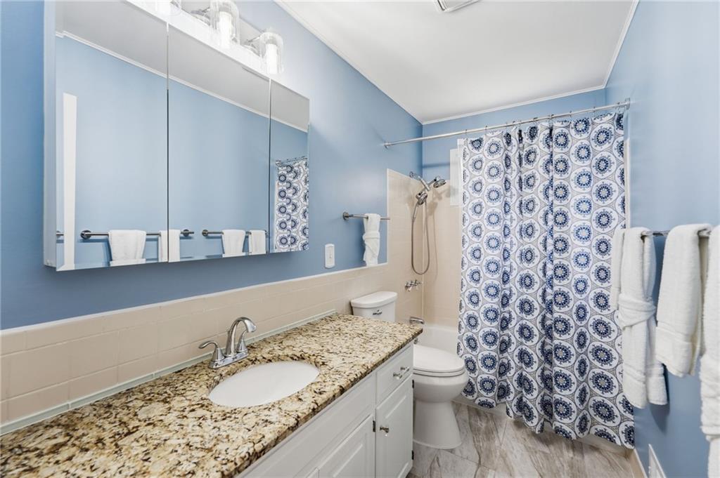 9932 Roe Avenue Property Photo 23