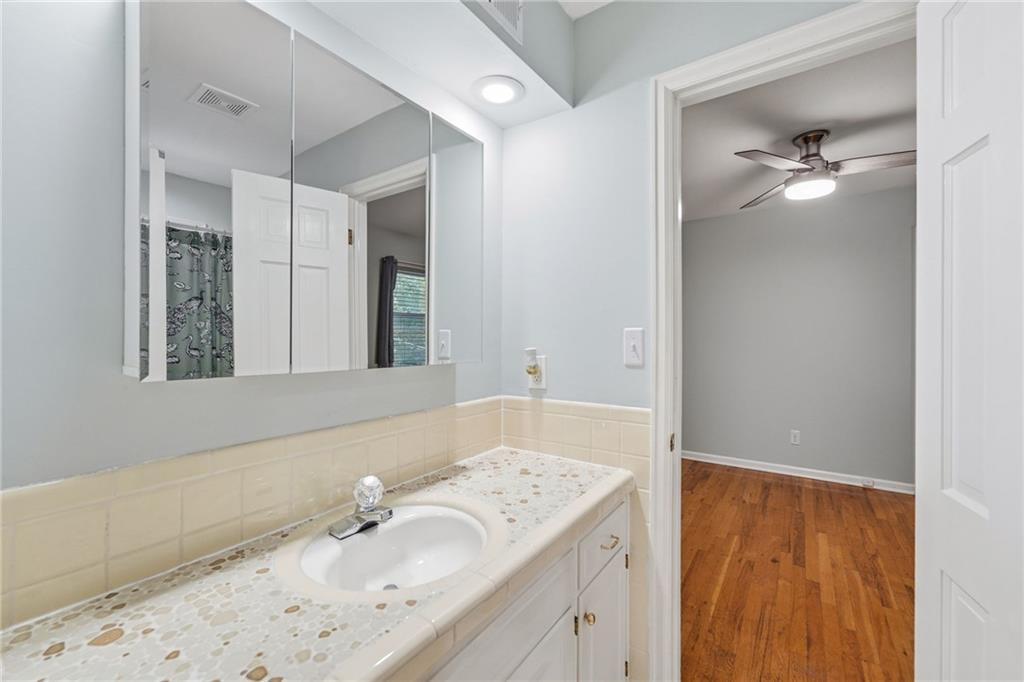 9932 Roe Avenue Property Photo 25