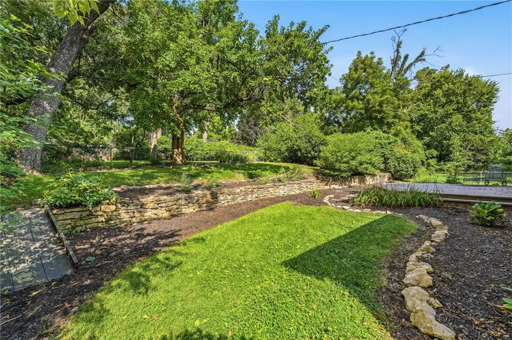 9932 Roe Avenue Property Photo 38
