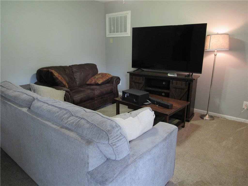 1208 E 19th Street Property Photo 2