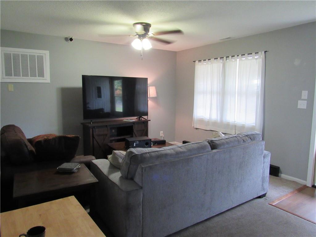 1208 E 19th Street Property Photo 3
