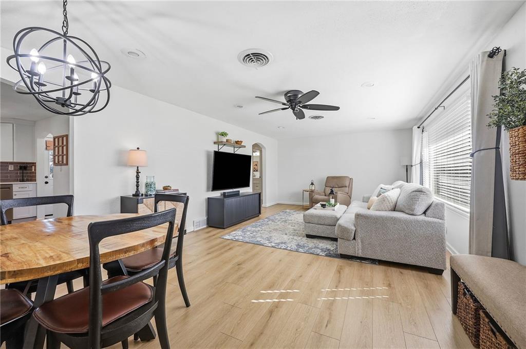 1638 Main Street Property Photo 4