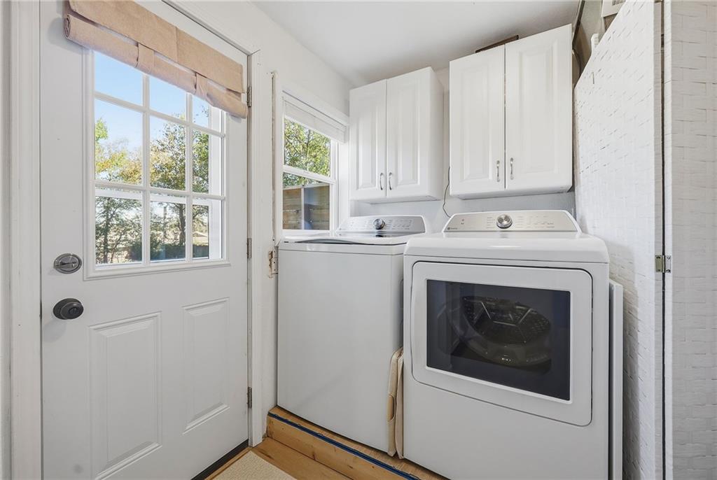 1638 Main Street Property Photo 17