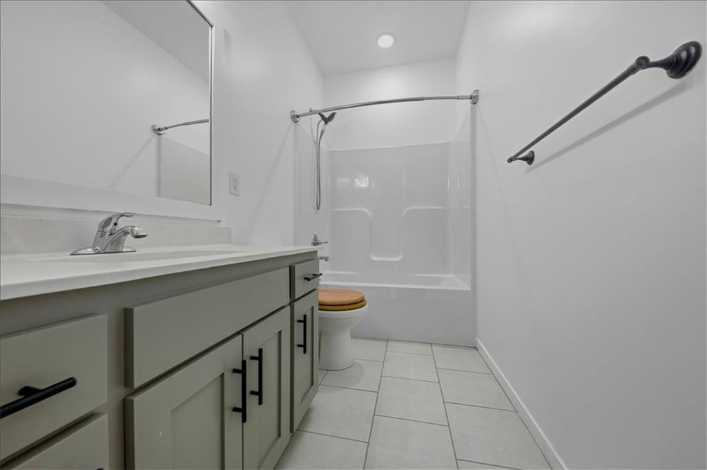800 Nw Hickory Ridge Drive Property Photo 6