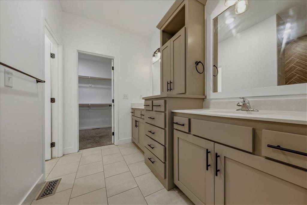 800 Nw Hickory Ridge Drive Property Photo 20