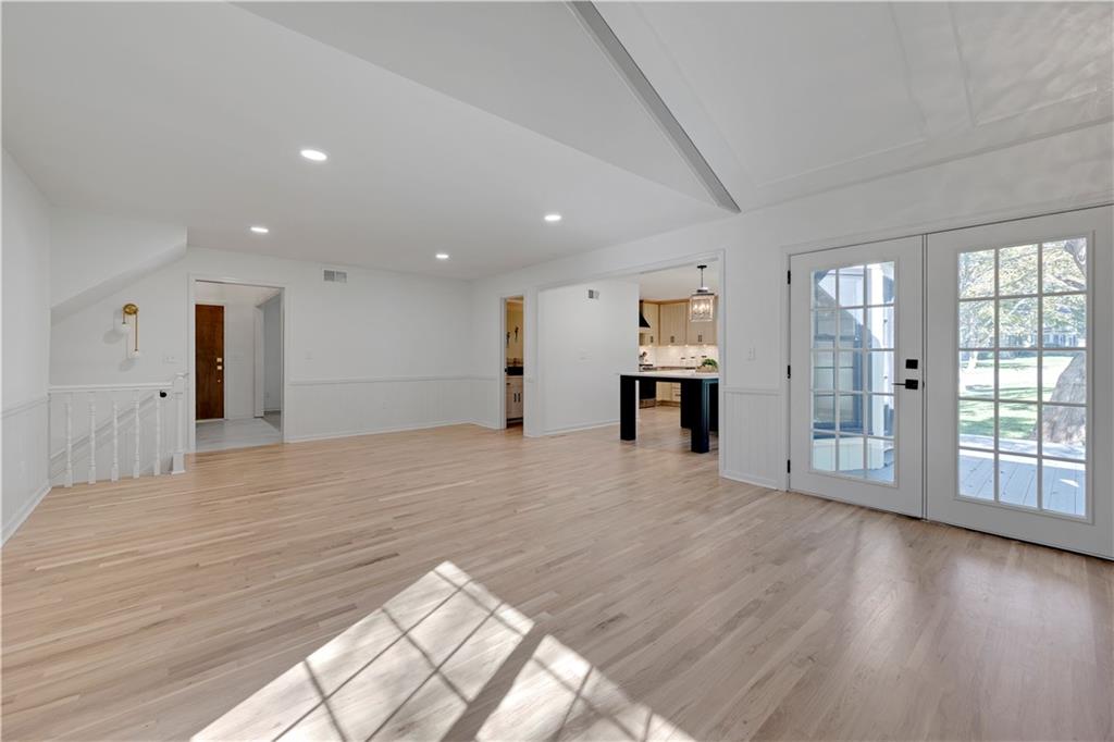 12001 Aberdeen Street Property Photo 10