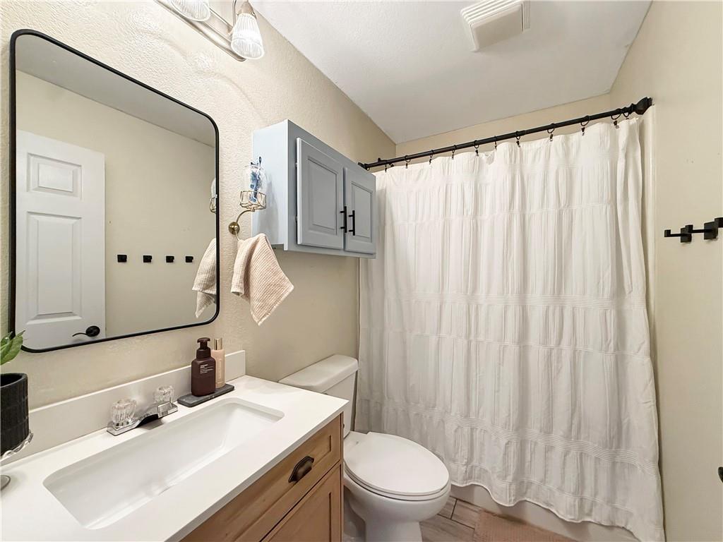 2001 N Lipper Street Property Photo 13
