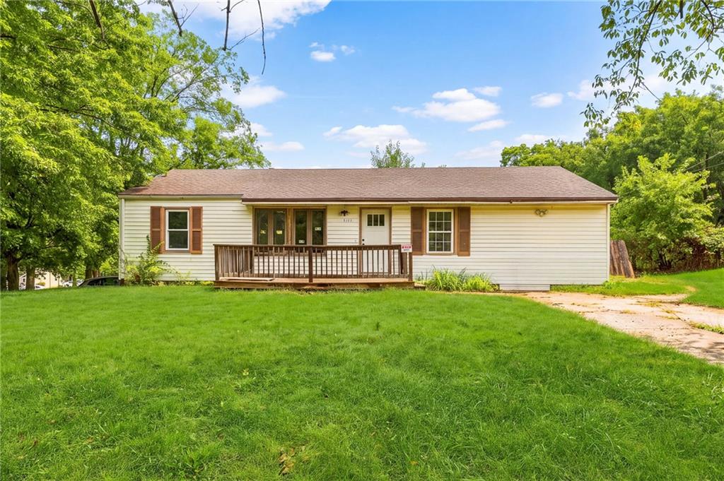 10013 Bellaire Avenue Property Photo 2