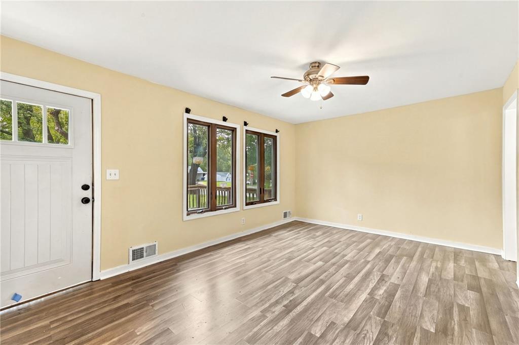 10013 Bellaire Avenue Property Photo 10