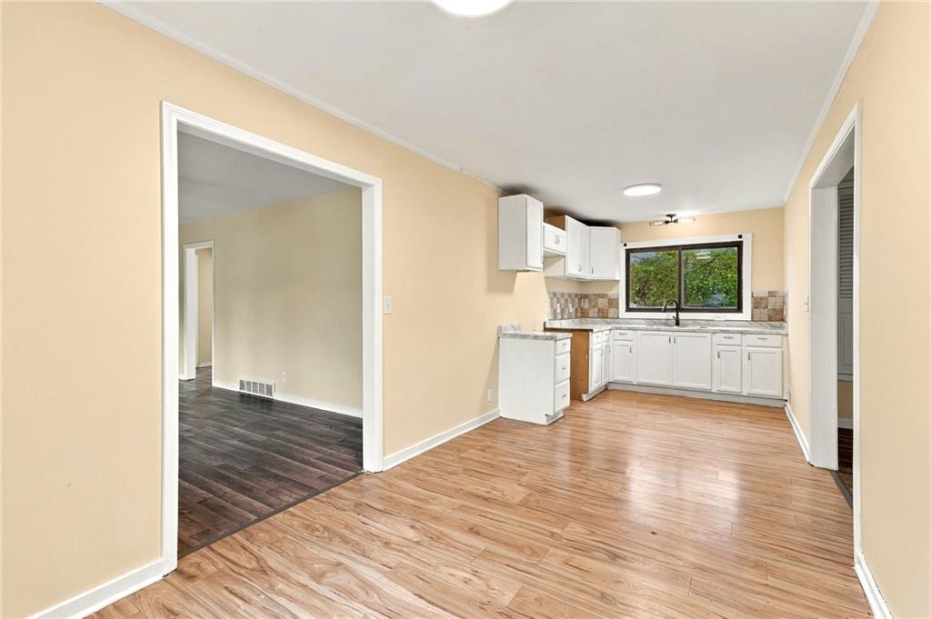 10013 Bellaire Avenue Property Photo 12