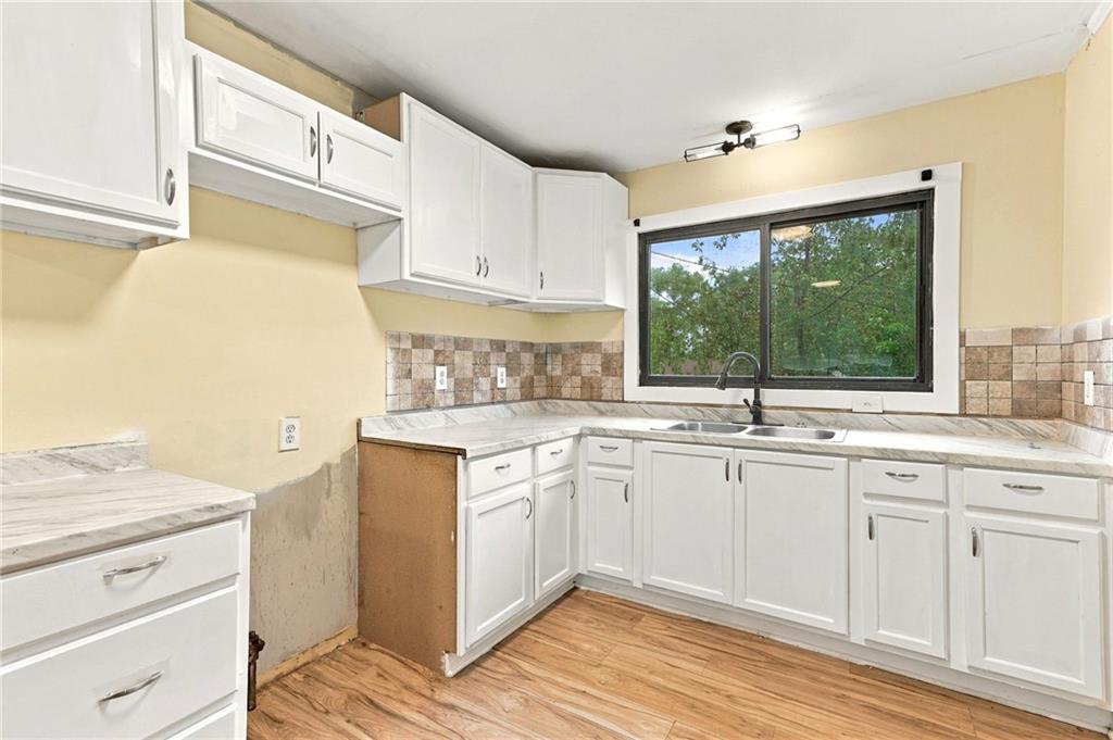 10013 Bellaire Avenue Property Photo 14