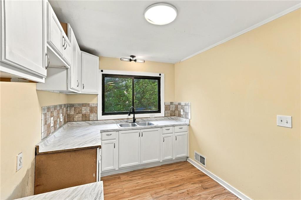 10013 Bellaire Avenue Property Photo 15