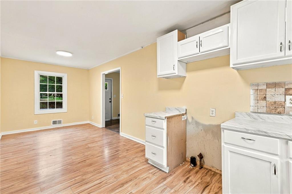 10013 Bellaire Avenue Property Photo 17