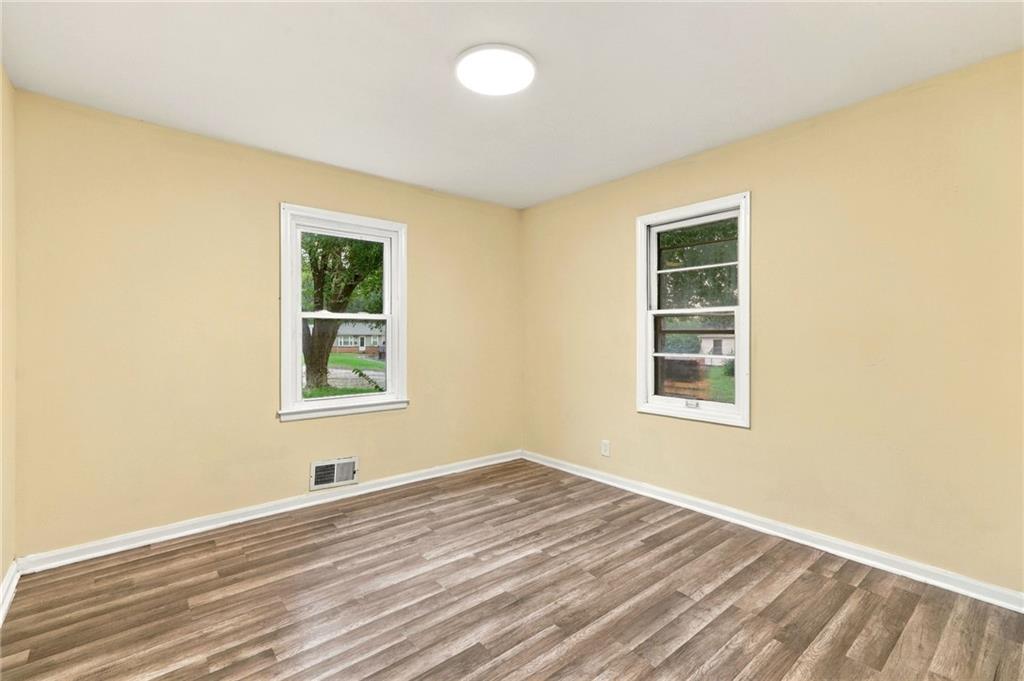 10013 Bellaire Avenue Property Photo 26