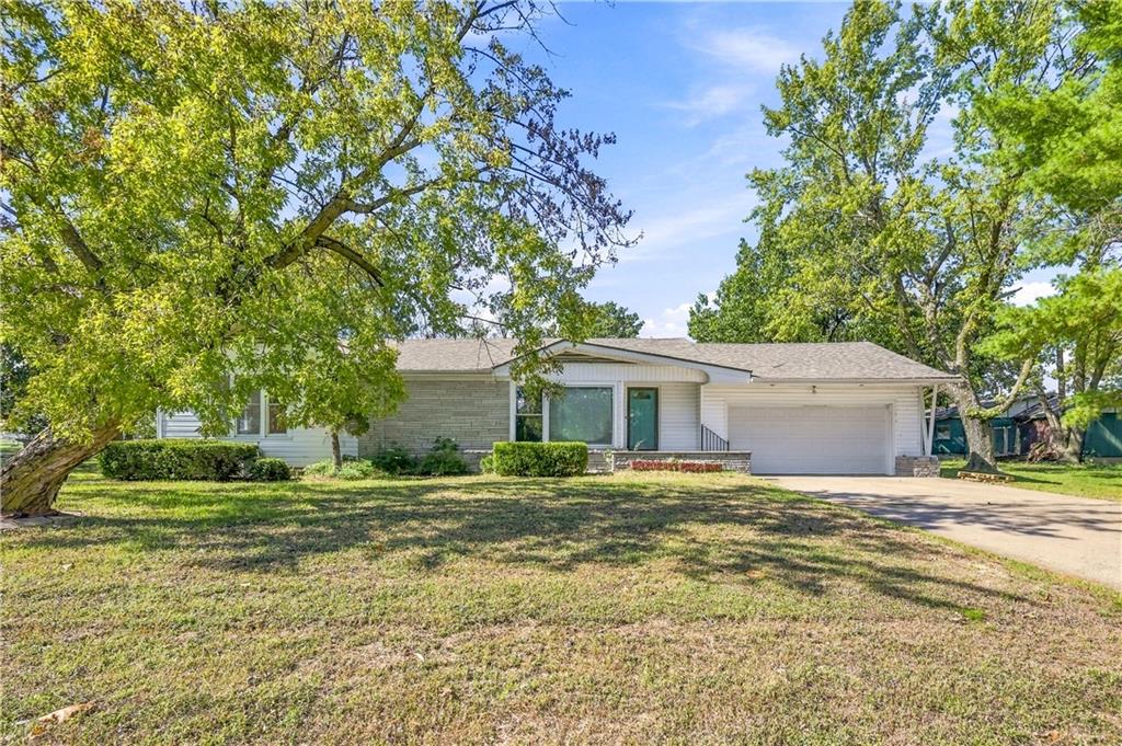 1220 S State Line Road Property Photo 1